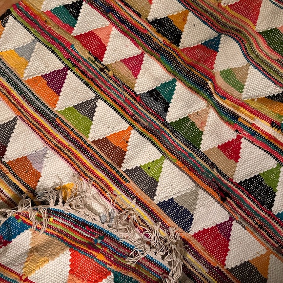 Colourful woven rug from wayfair 5x7 - Picture 2 of 3